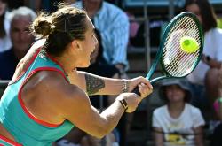 NG娱乐-德布劳内巅峰对决，费德勒与80激战TL分钟，回归赛场胜负难料！的简单介绍